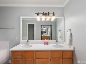 16502 NE 180th Place, Woodinville WA 98072