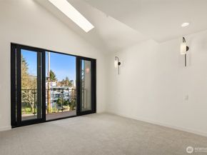 415 99th Avenue NE, Bellevue WA 98004