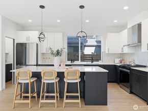 10702 Linden Avenue N, Seattle WA 98133