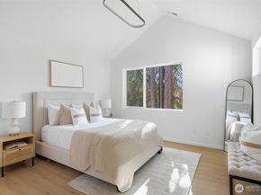 10702 Linden Avenue N, Seattle WA 98133