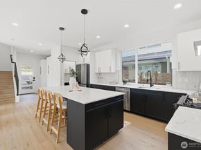 10702 Linden Avenue N, Seattle WA 98133