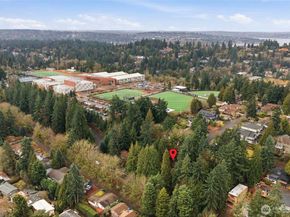 339 108th Avenue SE, Bellevue WA 98004