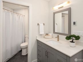 6206 52nd Avenue NE, Seattle WA 98115