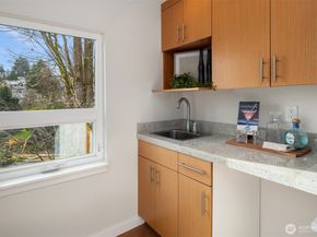 6206 52nd Avenue NE, Seattle WA 98115