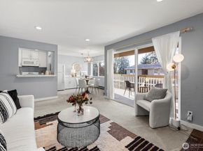 725 9th Avenue S 202, Kirkland WA 98033