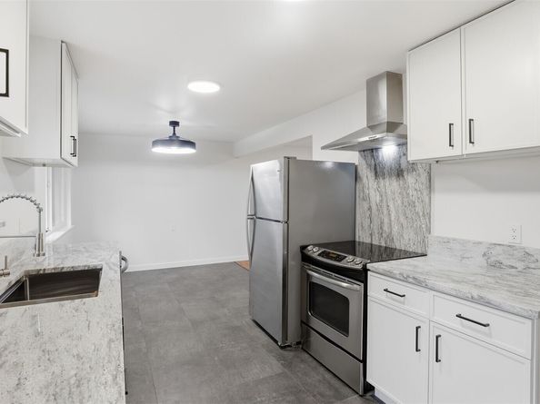 19615 SE 136th Street, Renton WA 98059