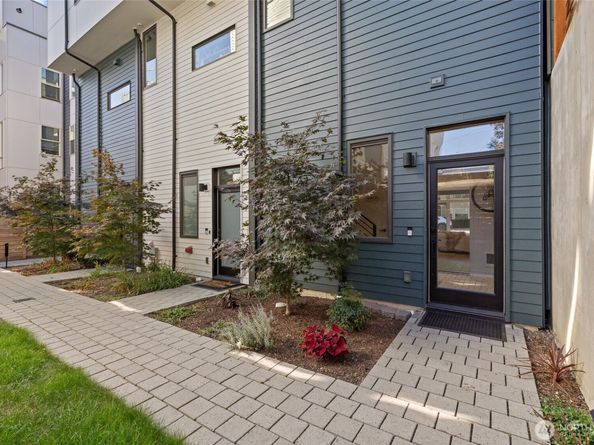 6014 A California Avenue SW, Seattle WA 98136