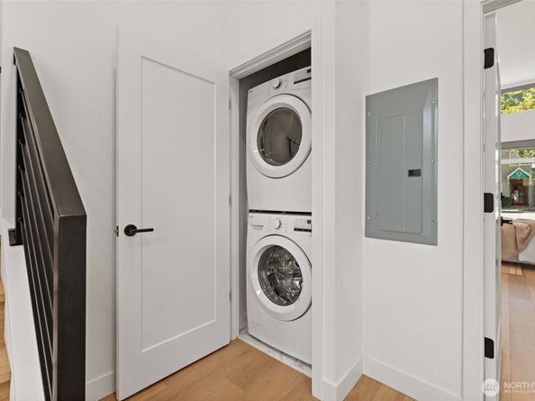 6014 A California Avenue SW, Seattle WA 98136