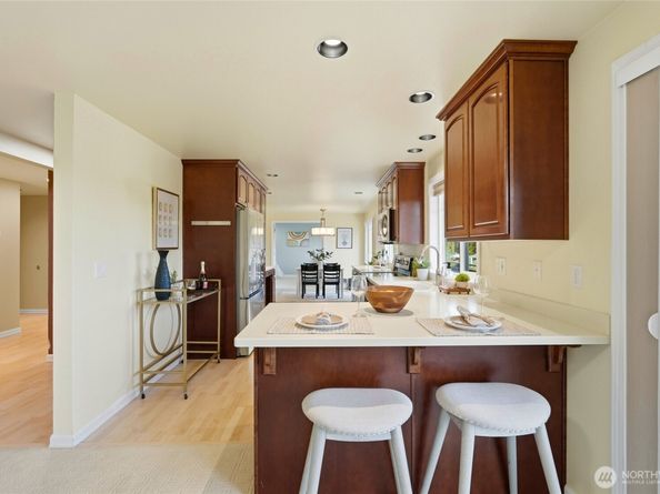 7503 212th Street SW B302, Edmonds WA 98026