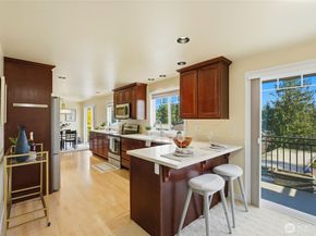 7503 212th Street SW B302, Edmonds WA 98026