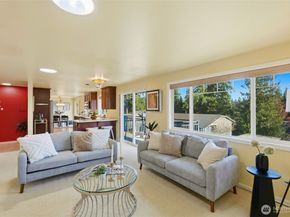 7503 212th Street SW B302, Edmonds WA 98026