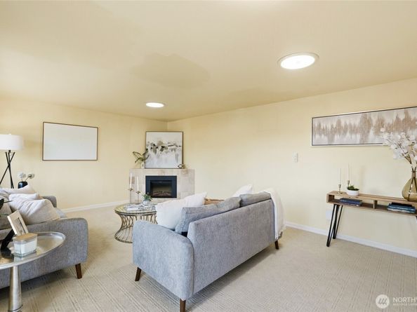 7503 212th Street SW B302, Edmonds WA 98026