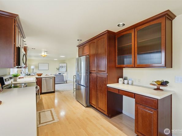 7503 212th Street SW B302, Edmonds WA 98026