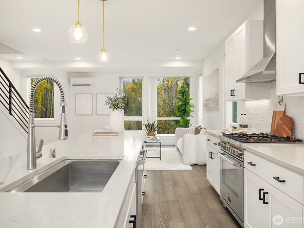 7721 NE 175th Street 104, Kenmore WA 98028