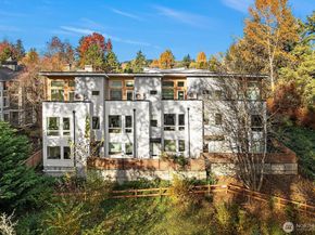 7721 NE 175th Street 104, Kenmore WA 98028