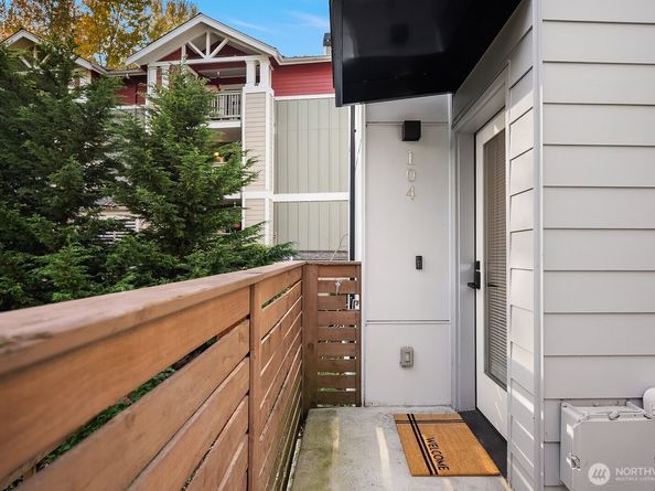 7721 NE 175th Street 104, Kenmore WA 98028