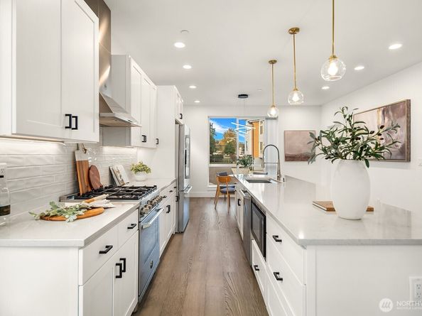 7721 NE 175th Street 104, Kenmore WA 98028