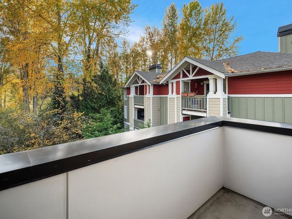 7721 NE 175th Street 104, Kenmore WA 98028