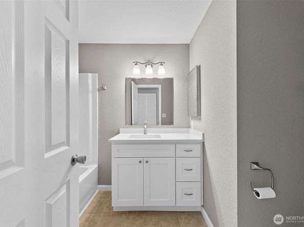 3157 SE Villa Carmel Drive, Port Orchard WA 98366