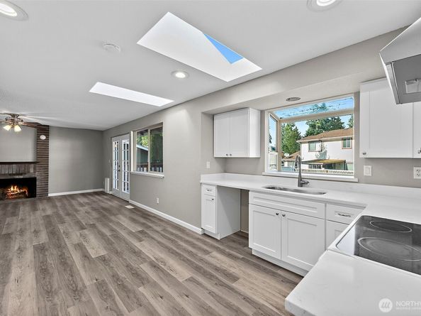 3157 SE Villa Carmel Drive, Port Orchard WA 98366