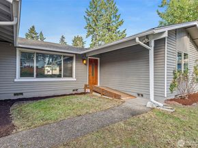 3157 SE Villa Carmel Drive, Port Orchard WA 98366