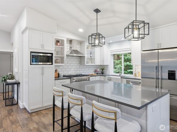 21505 W 84th Avenue W, Edmonds WA 98026