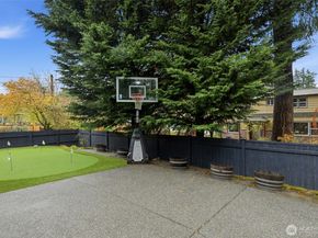 21505 W 84th Avenue W, Edmonds WA 98026