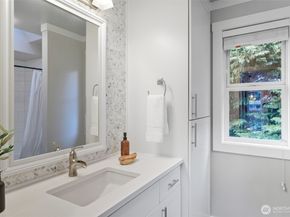 21505 W 84th Avenue W, Edmonds WA 98026