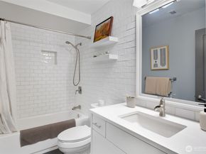 21505 W 84th Avenue W, Edmonds WA 98026