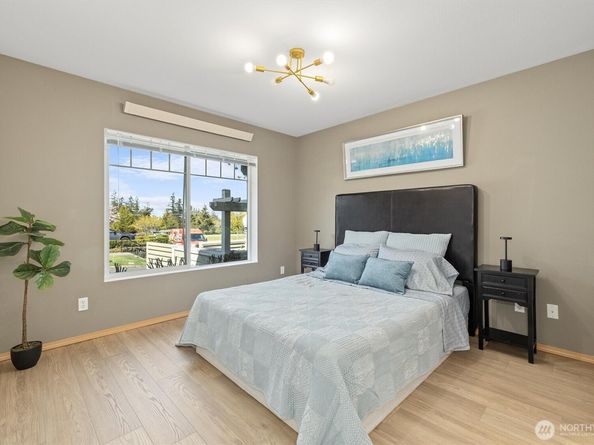 1981 24th Avenue NE 104, Issaquah WA 98029