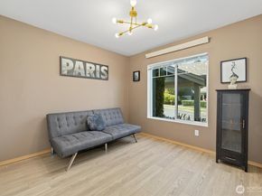 1981 24th Avenue NE 104, Issaquah WA 98029