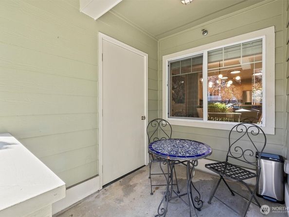 1981 24th Avenue NE 104, Issaquah WA 98029