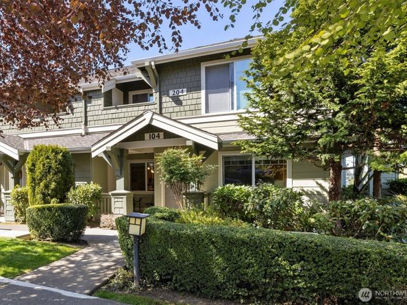 1981 24th Avenue NE 104, Issaquah WA 98029