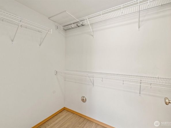 1981 24th Avenue NE 104, Issaquah WA 98029