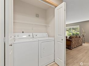 1981 24th Avenue NE 104, Issaquah WA 98029