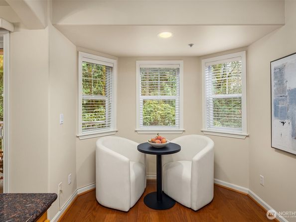 4535 Providence Point Place SE 103, Issaquah WA 98029