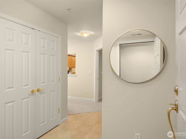 4535 Providence Point Place SE 103, Issaquah WA 98029