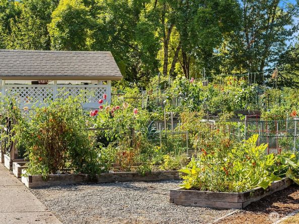 4535 Providence Point Place SE 103, Issaquah WA 98029