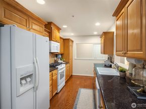 4535 Providence Point Place SE 103, Issaquah WA 98029