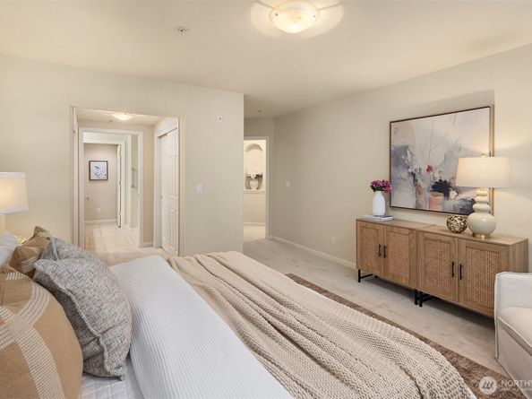 4535 Providence Point Place SE 103, Issaquah WA 98029