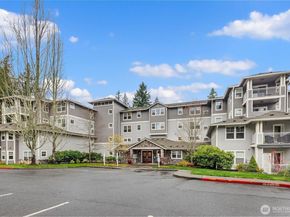 4535 Providence Point Place SE 103, Issaquah WA 98029