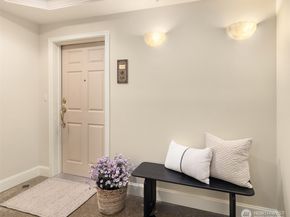 4535 Providence Point Place SE 103, Issaquah WA 98029