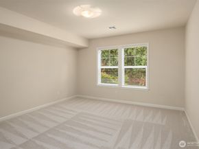 4535 Providence Point Place SE 103, Issaquah WA 98029