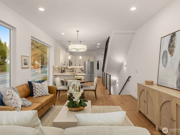 12701 NE 144th ST #F, Kirkland WA 98034