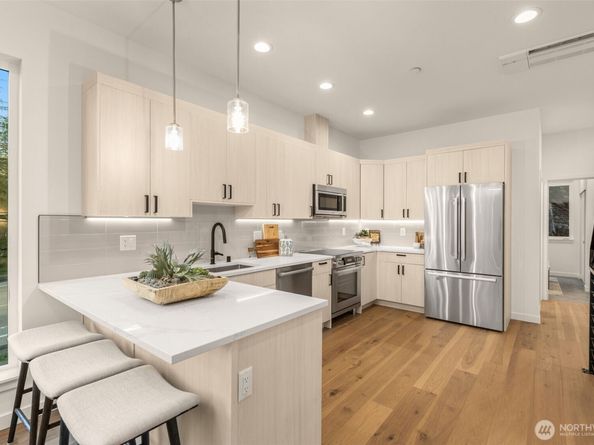 12701 NE 144th ST #F, Kirkland WA 98034