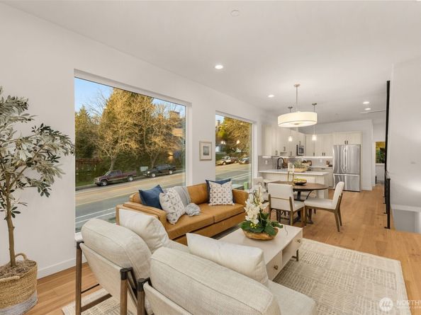 12701 NE 144th ST #F, Kirkland WA 98034