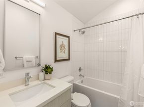 12701 NE 144th ST #F, Kirkland WA 98034