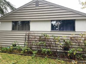 3701 SW 105th Street, Seattle WA 98146