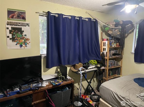 3701 SW 105th Street, Seattle WA 98146