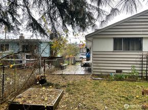 3701 SW 105th Street, Seattle WA 98146